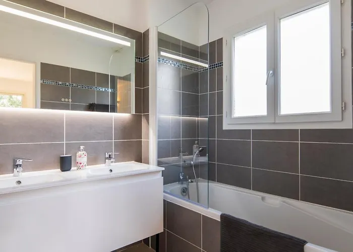 Lagrange - Eden Parc Golf Villa *