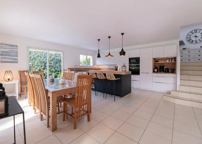 Lagrange - Eden Parc Golf Villa